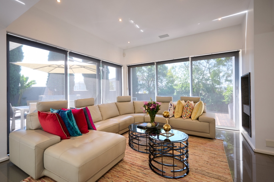 4 Bedroom Property for Sale in Carlswald North Estate Gauteng