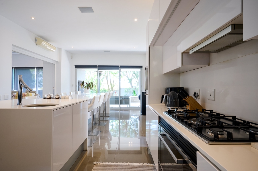 4 Bedroom Property for Sale in Carlswald North Estate Gauteng