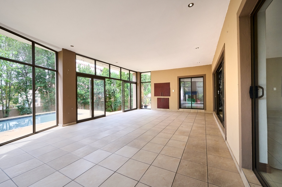 5 Bedroom Property for Sale in Carlswald North Estate Gauteng