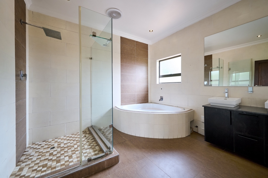 5 Bedroom Property for Sale in Carlswald North Estate Gauteng