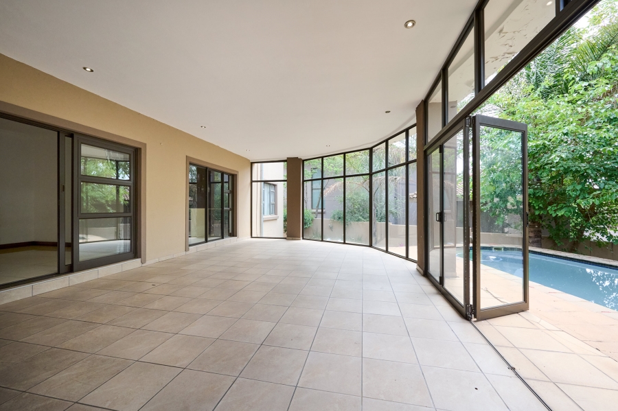 5 Bedroom Property for Sale in Carlswald North Estate Gauteng