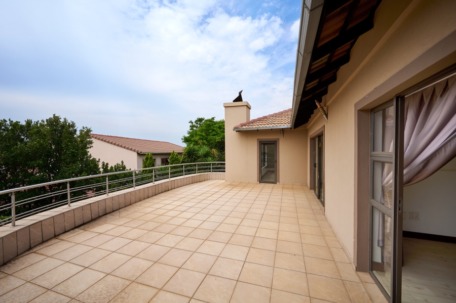 5 Bedroom Property for Sale in Carlswald North Estate Gauteng