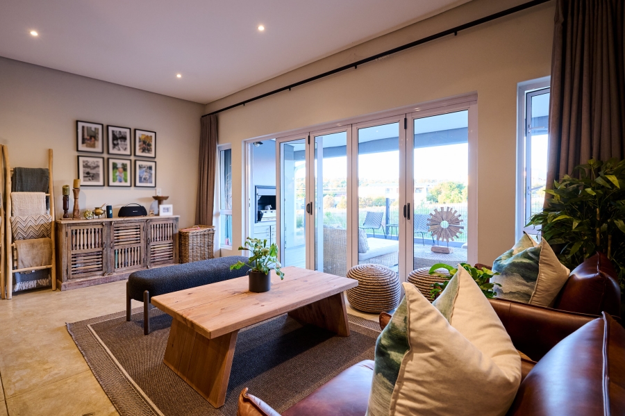 3 Bedroom Property for Sale in Waterfall Country Village Gauteng