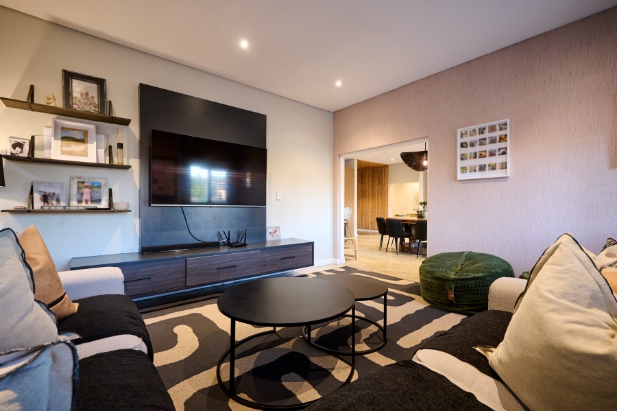 3 Bedroom Property for Sale in Waterfall Country Village Gauteng