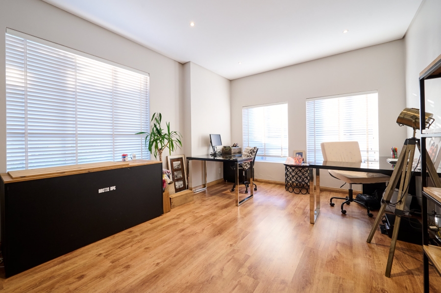 3 Bedroom Property for Sale in Waterfall Country Village Gauteng