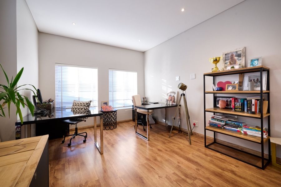 3 Bedroom Property for Sale in Waterfall Country Village Gauteng