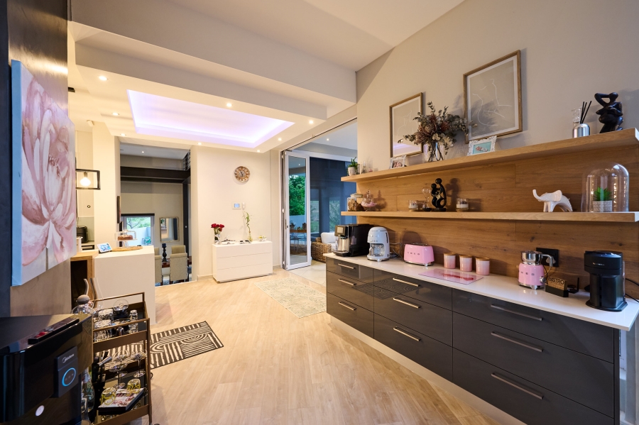 4 Bedroom Property for Sale in Waterfall Country Village Gauteng