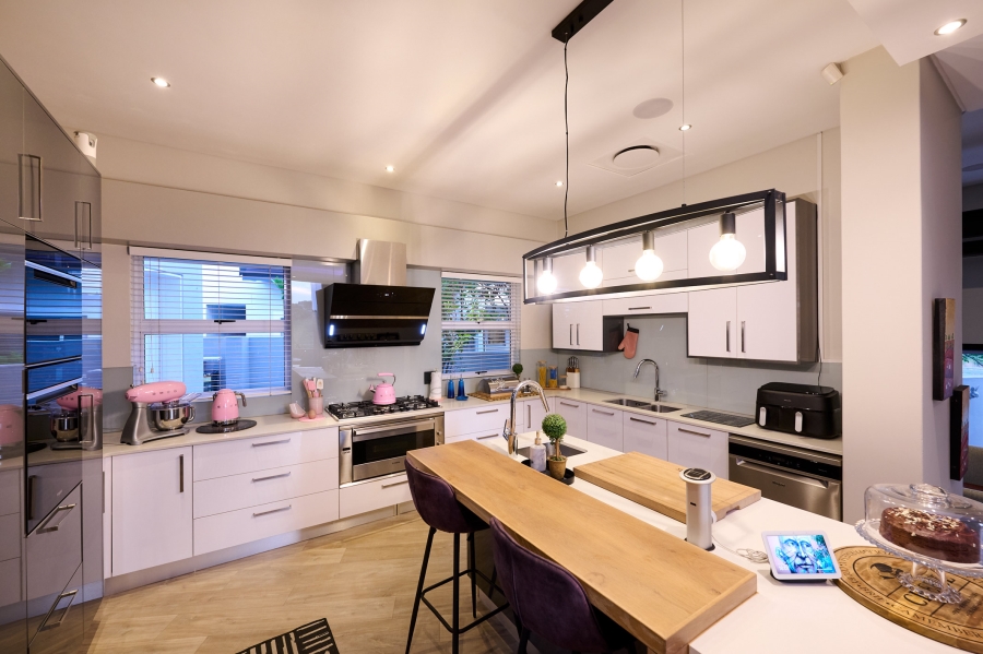 4 Bedroom Property for Sale in Waterfall Country Village Gauteng