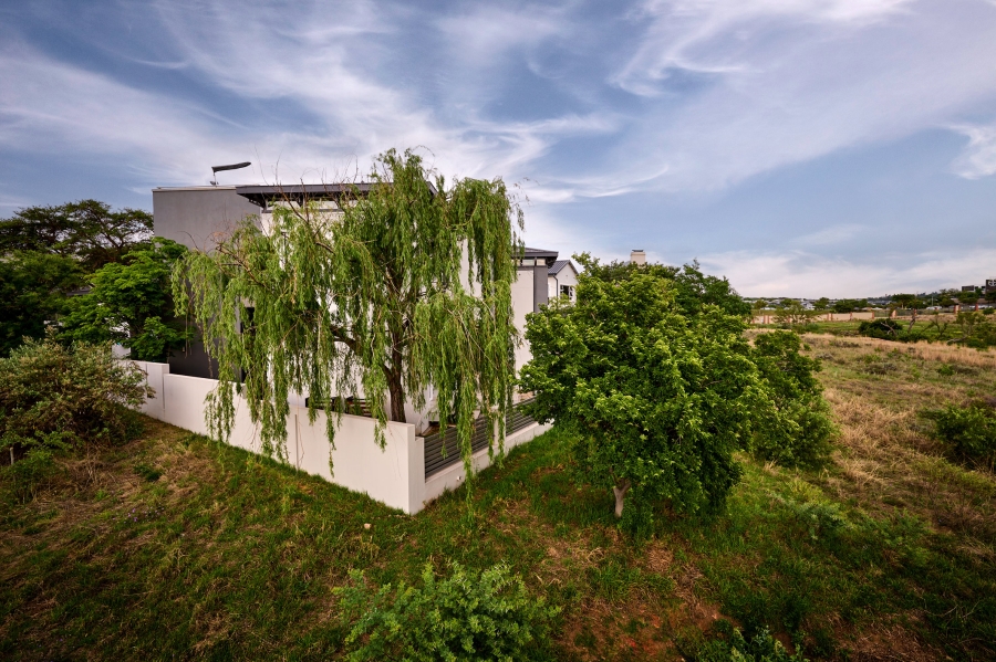 4 Bedroom Property for Sale in Waterfall Country Village Gauteng