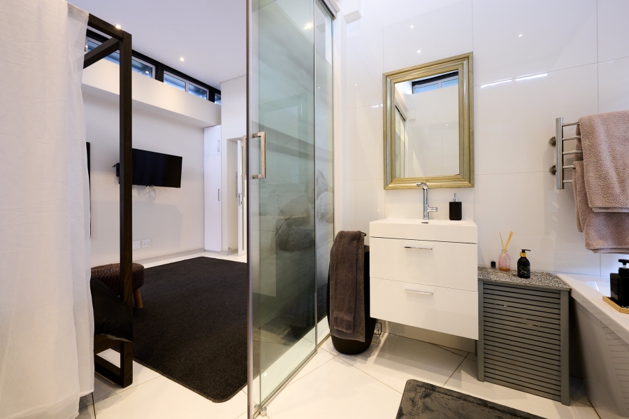 4 Bedroom Property for Sale in Waterfall Country Village Gauteng