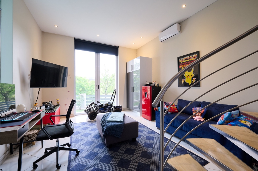 4 Bedroom Property for Sale in Waterfall Country Village Gauteng