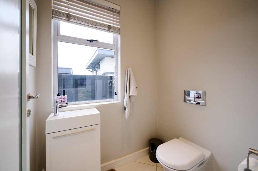 4 Bedroom Property for Sale in Waterfall Country Village Gauteng