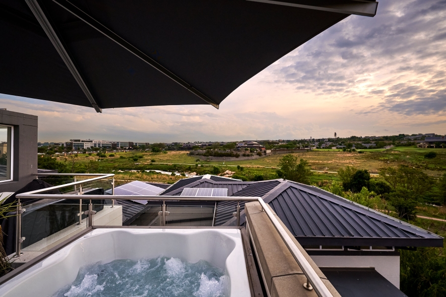 4 Bedroom Property for Sale in Waterfall Country Village Gauteng