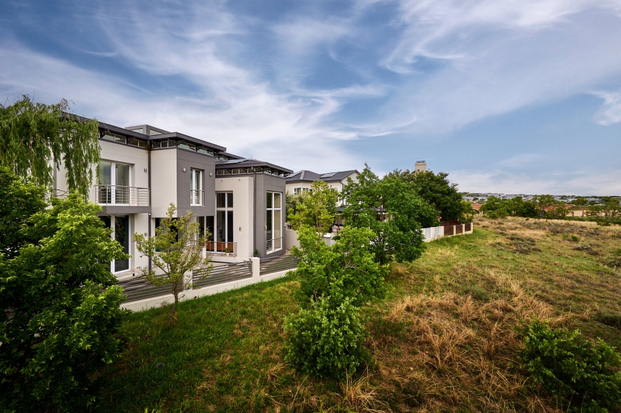 4 Bedroom Property for Sale in Waterfall Country Village Gauteng