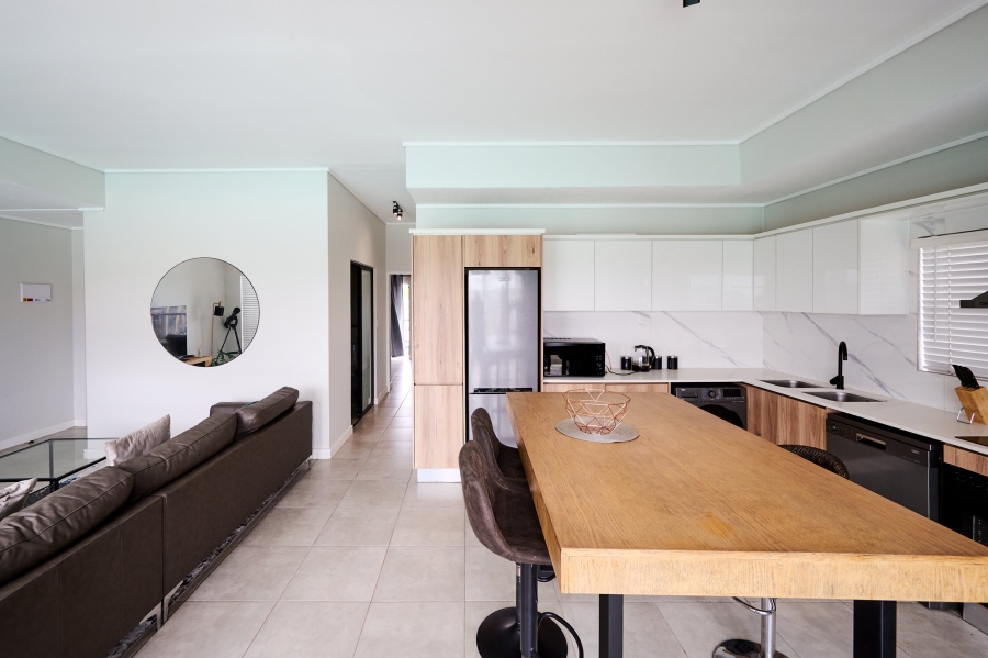 2 Bedroom Property for Sale in Waterfall Gauteng