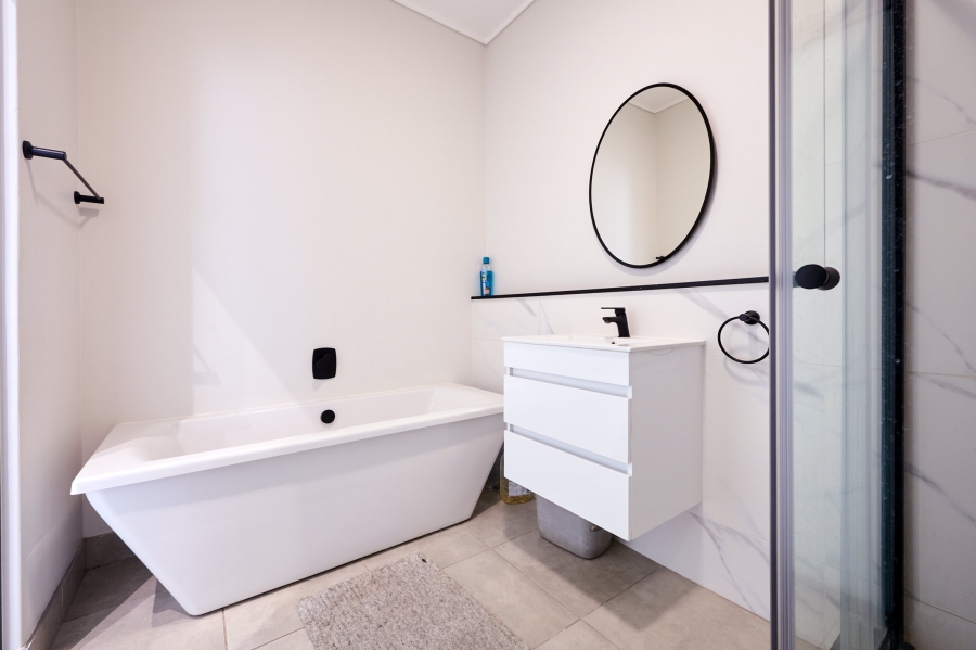 2 Bedroom Property for Sale in Waterfall Gauteng