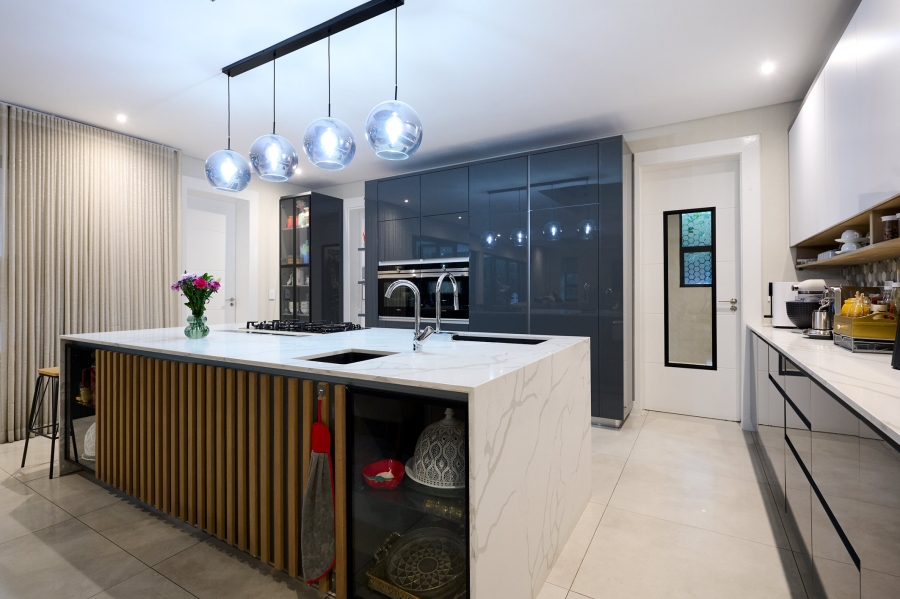 5 Bedroom Property for Sale in Waterfall Country Estate Gauteng