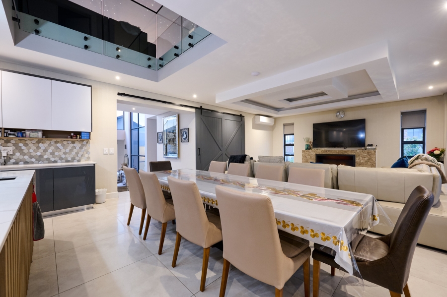 5 Bedroom Property for Sale in Waterfall Country Estate Gauteng