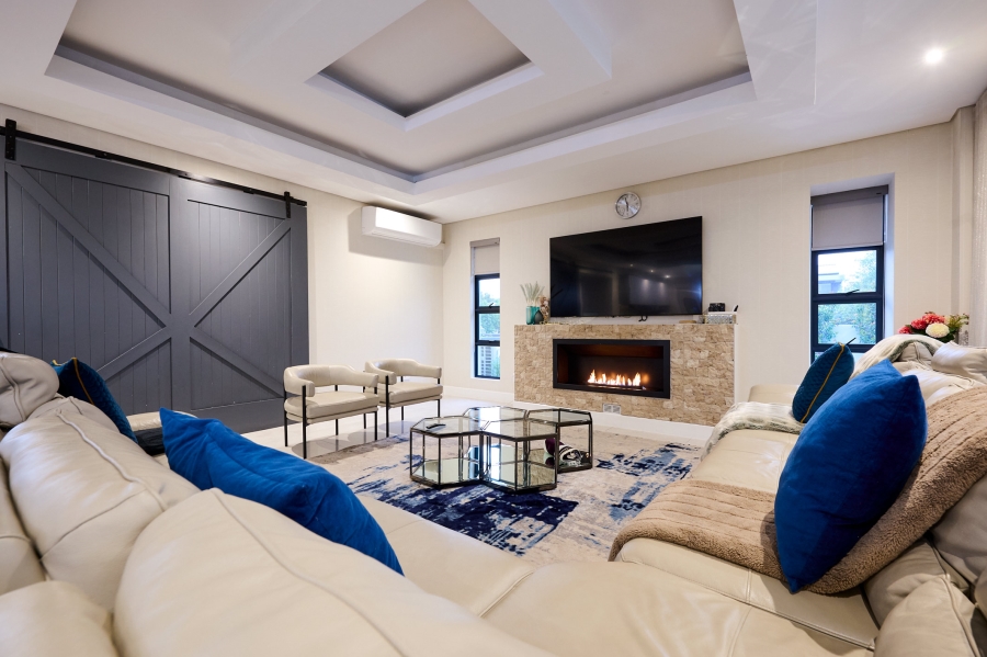 5 Bedroom Property for Sale in Waterfall Country Estate Gauteng