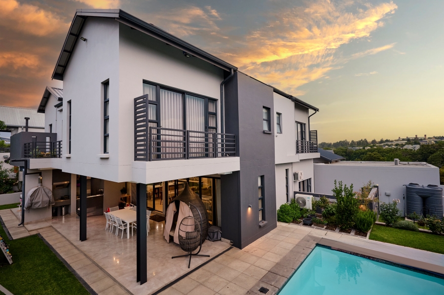 5 Bedroom Property for Sale in Waterfall Country Estate Gauteng