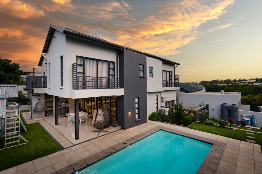 5 Bedroom Property for Sale in Waterfall Country Estate Gauteng