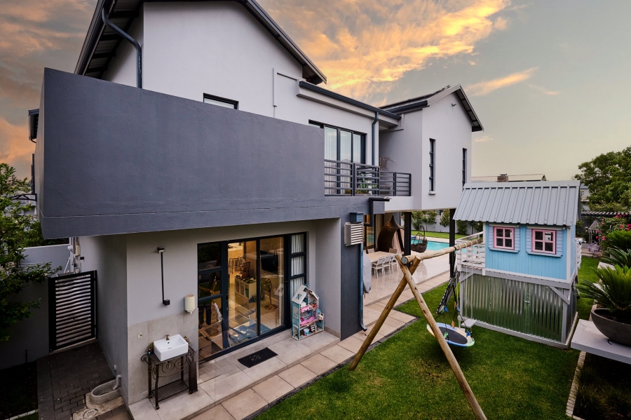 5 Bedroom Property for Sale in Waterfall Country Estate Gauteng