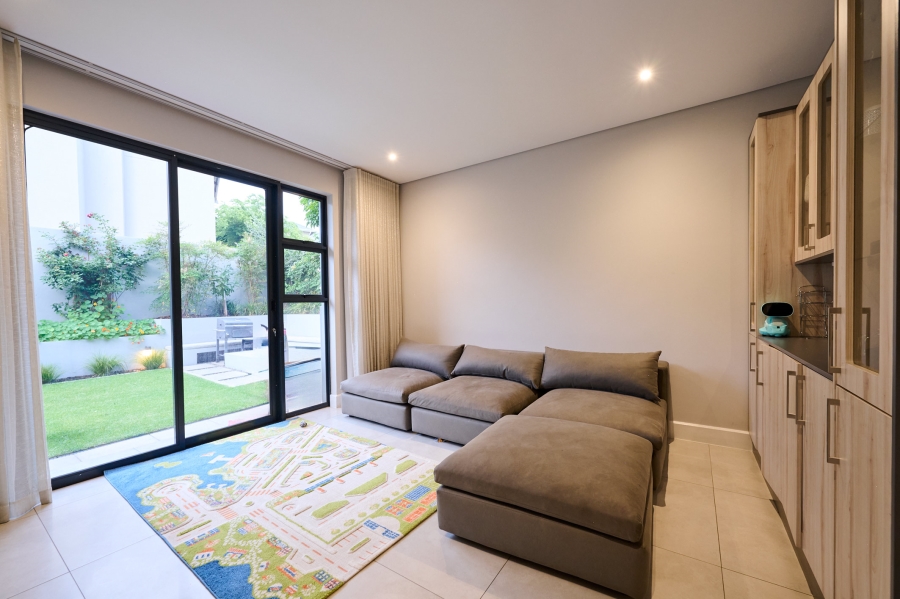 5 Bedroom Property for Sale in Waterfall Country Estate Gauteng