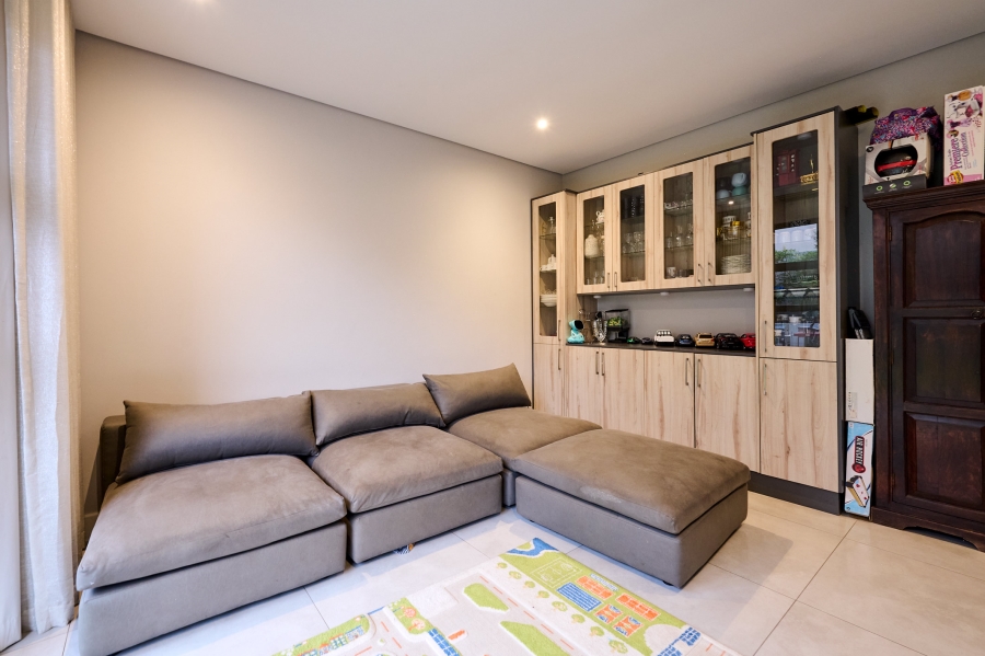 5 Bedroom Property for Sale in Waterfall Country Estate Gauteng