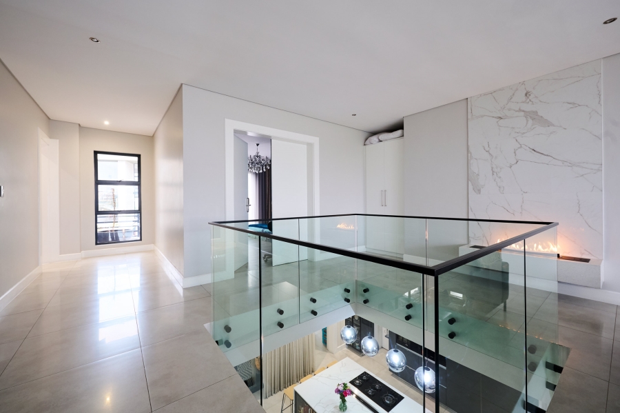 5 Bedroom Property for Sale in Waterfall Country Estate Gauteng