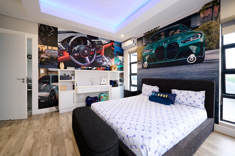 5 Bedroom Property for Sale in Waterfall Country Estate Gauteng