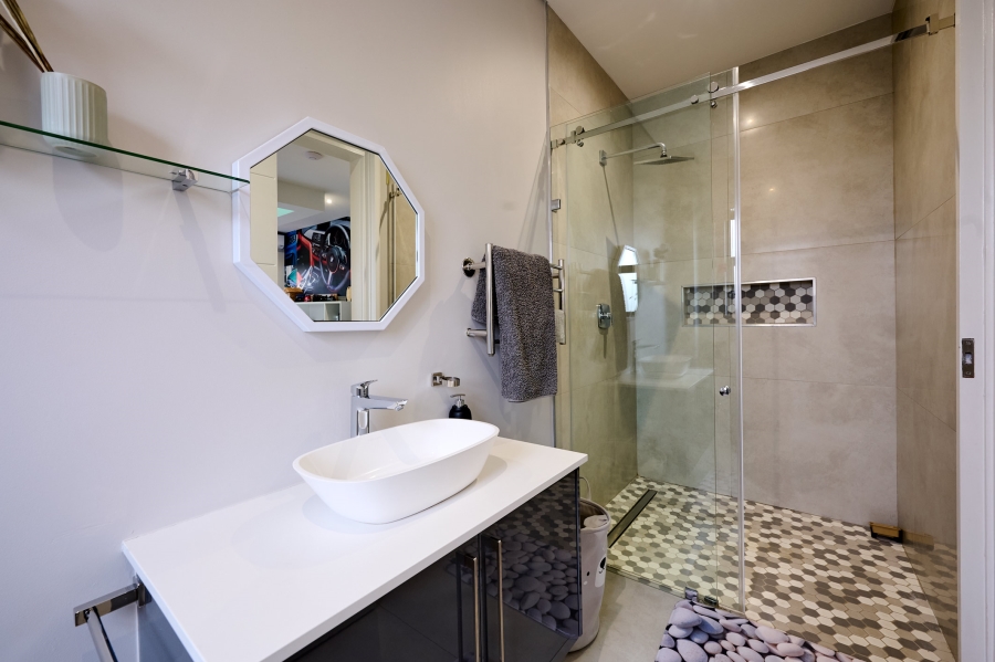 5 Bedroom Property for Sale in Waterfall Country Estate Gauteng