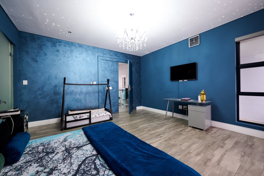 5 Bedroom Property for Sale in Waterfall Country Estate Gauteng