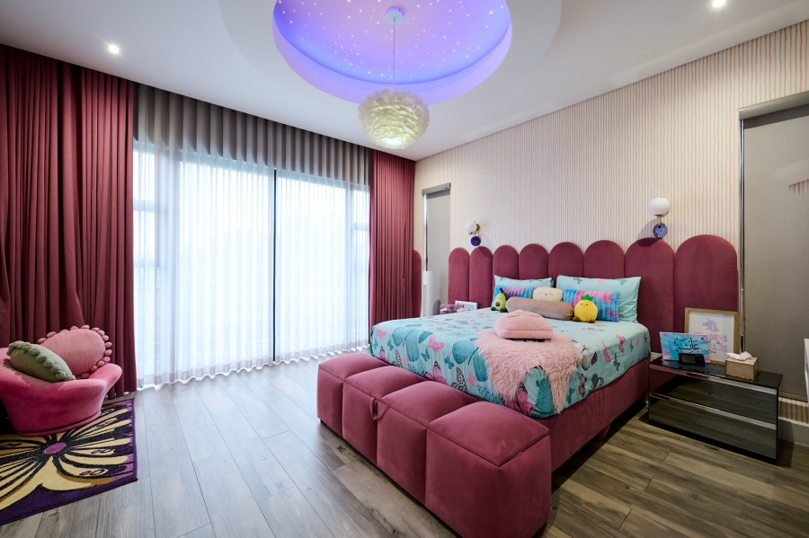 5 Bedroom Property for Sale in Waterfall Country Estate Gauteng