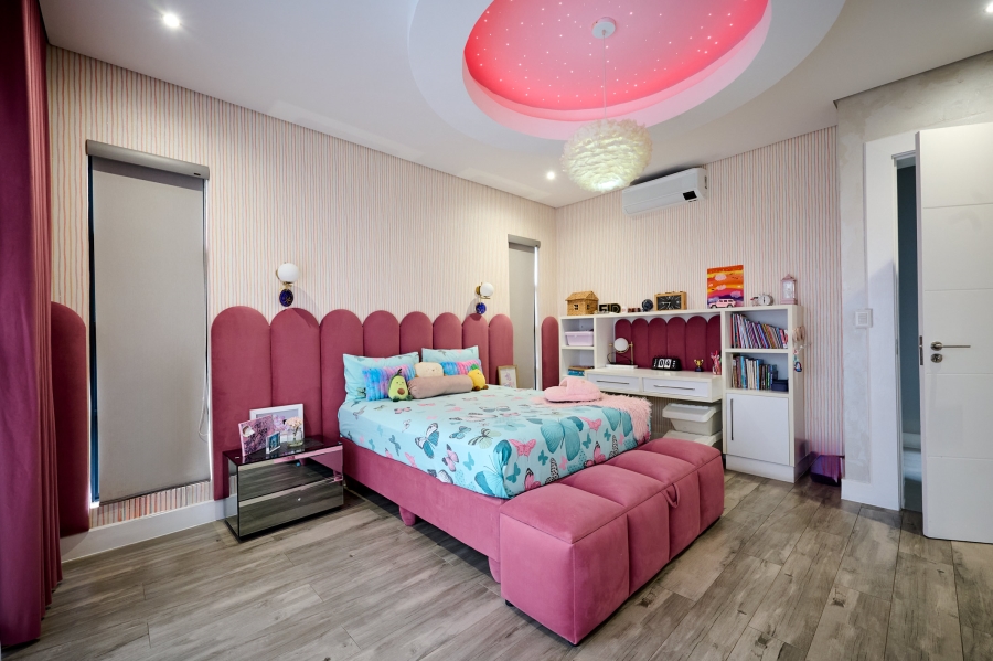 5 Bedroom Property for Sale in Waterfall Country Estate Gauteng