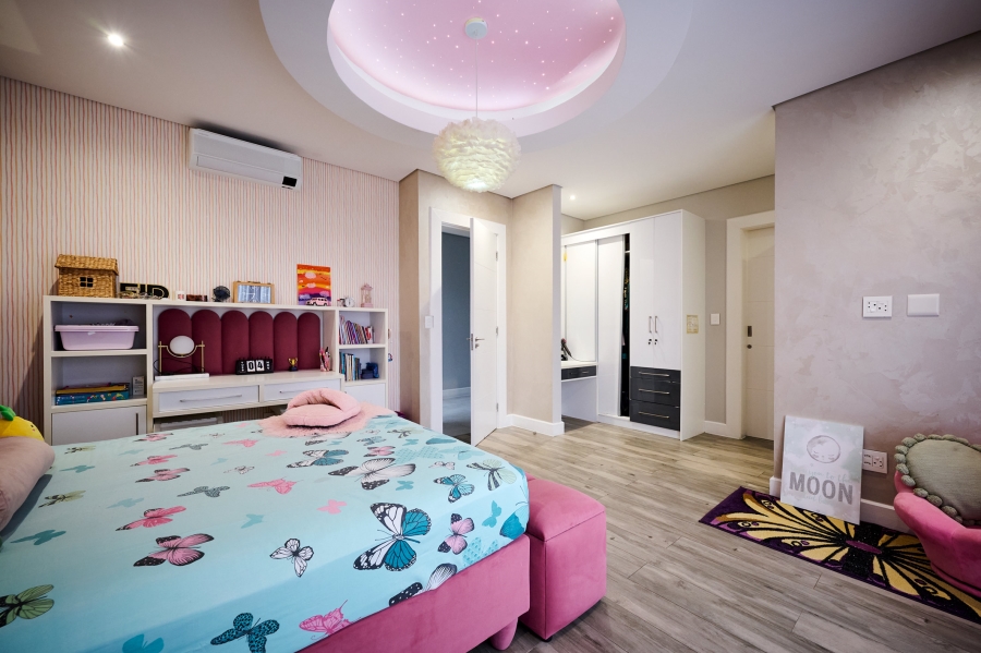 5 Bedroom Property for Sale in Waterfall Country Estate Gauteng