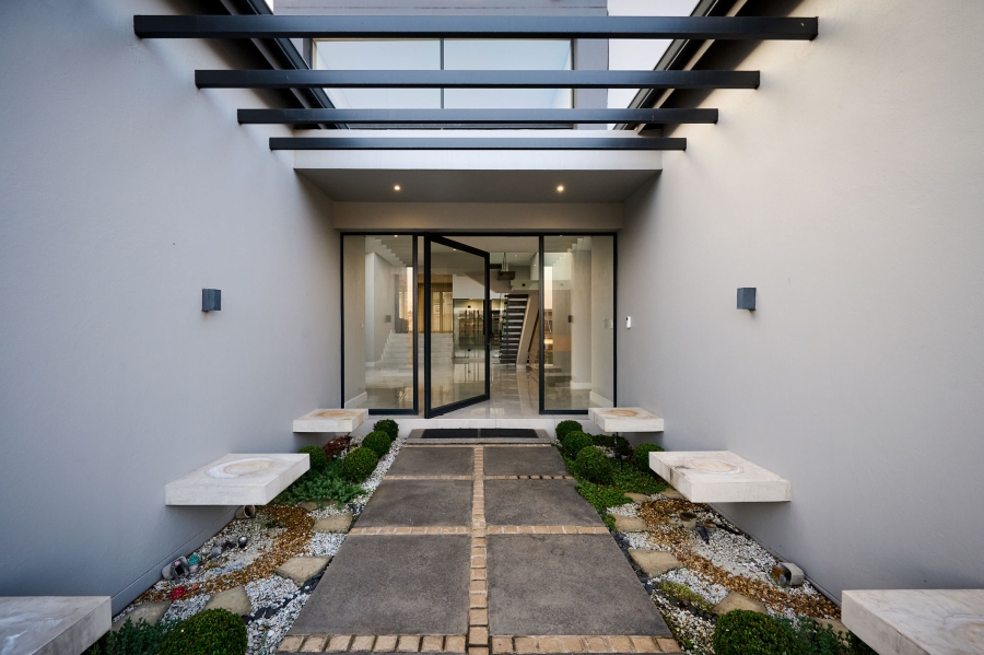 5 Bedroom Property for Sale in Waterfall Country Estate Gauteng