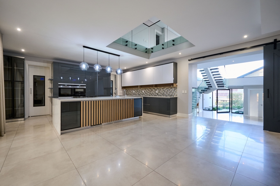 5 Bedroom Property for Sale in Waterfall Country Estate Gauteng