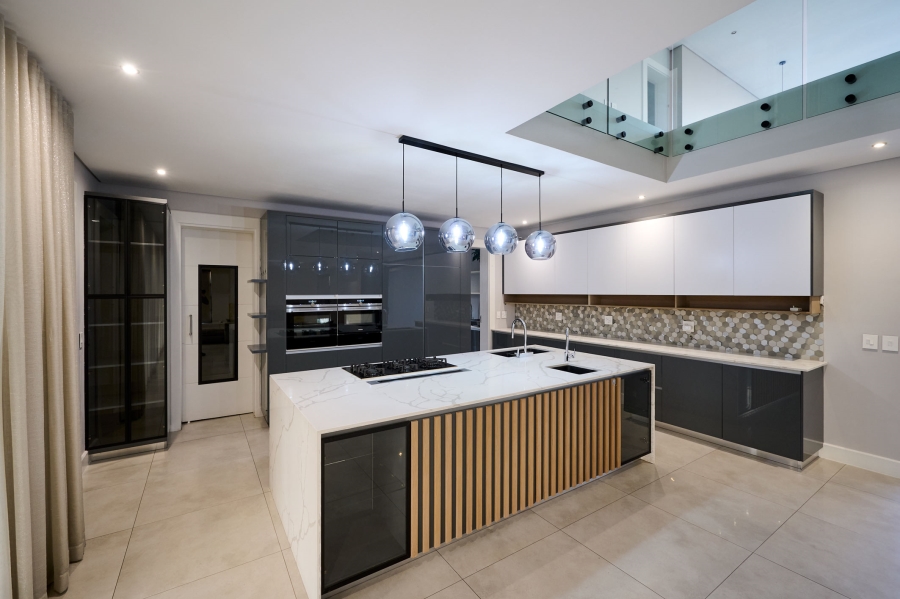 5 Bedroom Property for Sale in Waterfall Country Estate Gauteng
