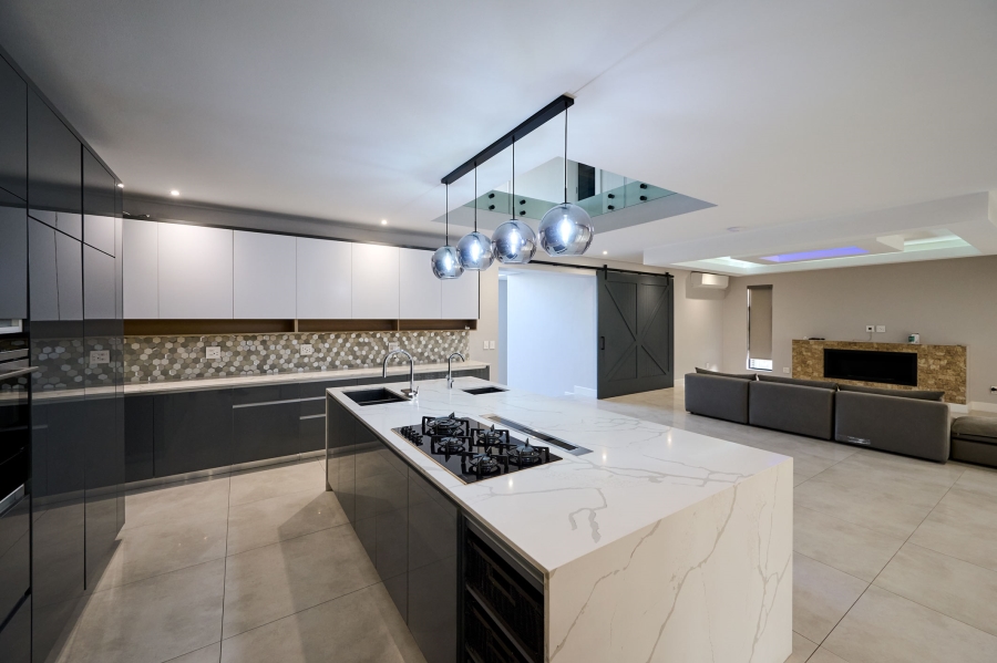 5 Bedroom Property for Sale in Waterfall Country Estate Gauteng