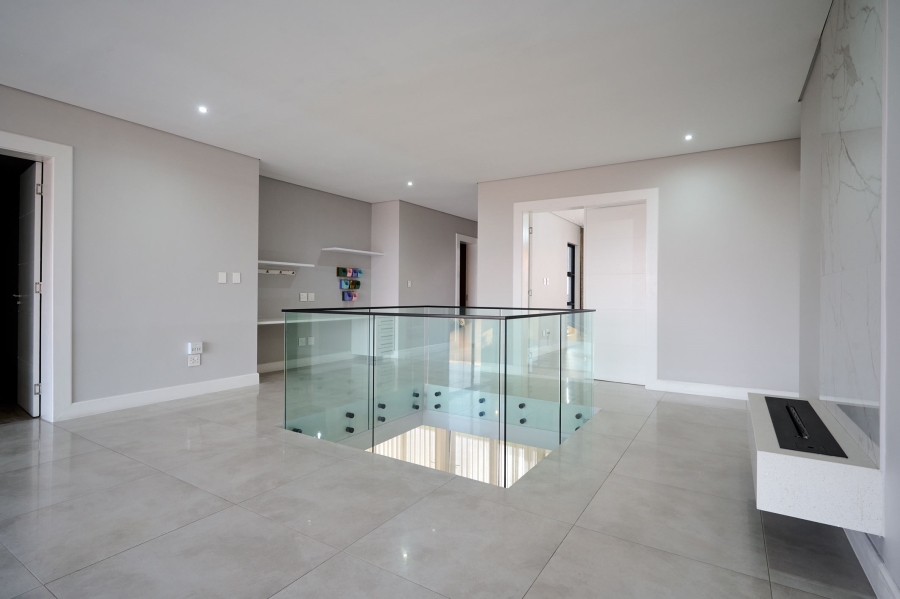 5 Bedroom Property for Sale in Waterfall Country Estate Gauteng