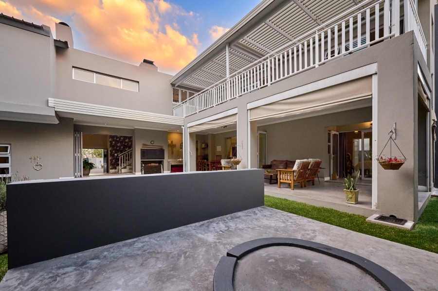 4 Bedroom Property for Sale in Waterfall Country Estate Gauteng