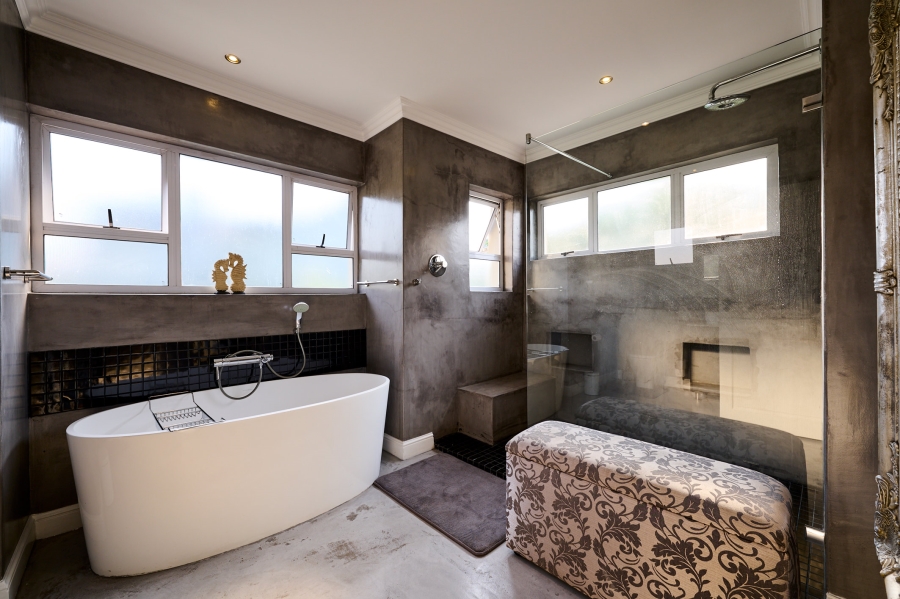 4 Bedroom Property for Sale in Waterfall Country Estate Gauteng