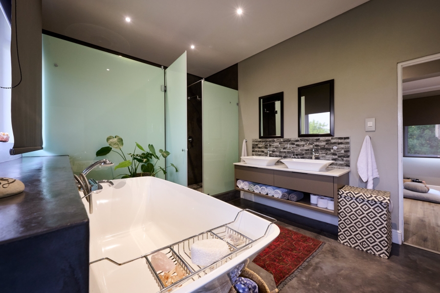 4 Bedroom Property for Sale in Waterfall Country Estate Gauteng