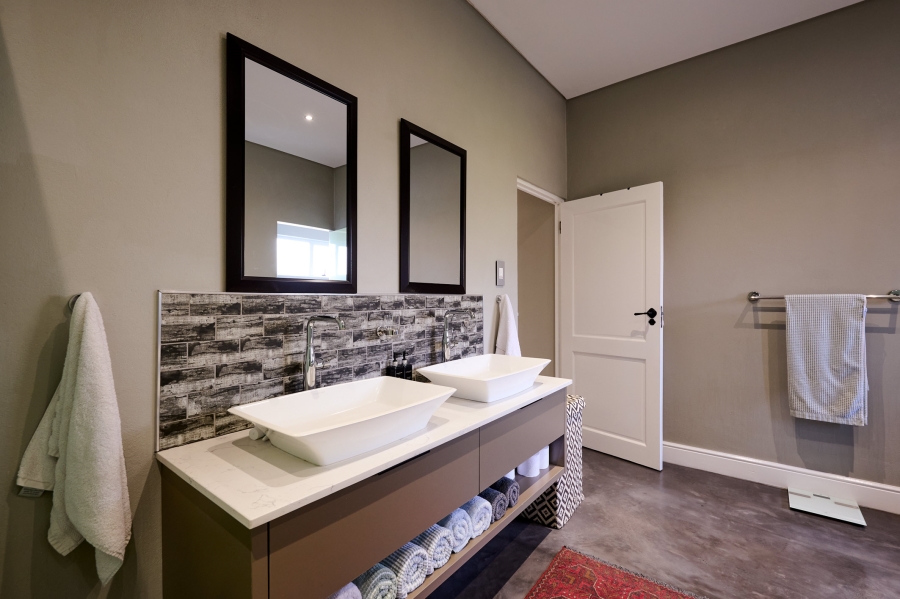 4 Bedroom Property for Sale in Waterfall Country Estate Gauteng