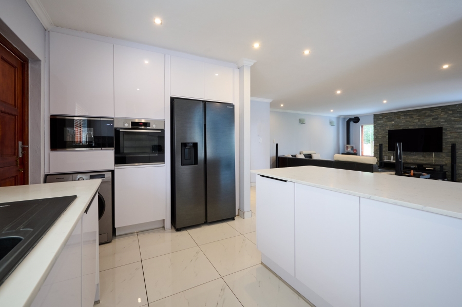 3 Bedroom Property for Sale in Carlswald North Estate Gauteng