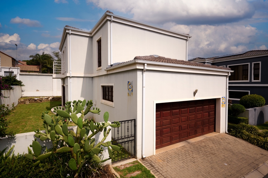 3 Bedroom Property for Sale in Erand Gardens Gauteng