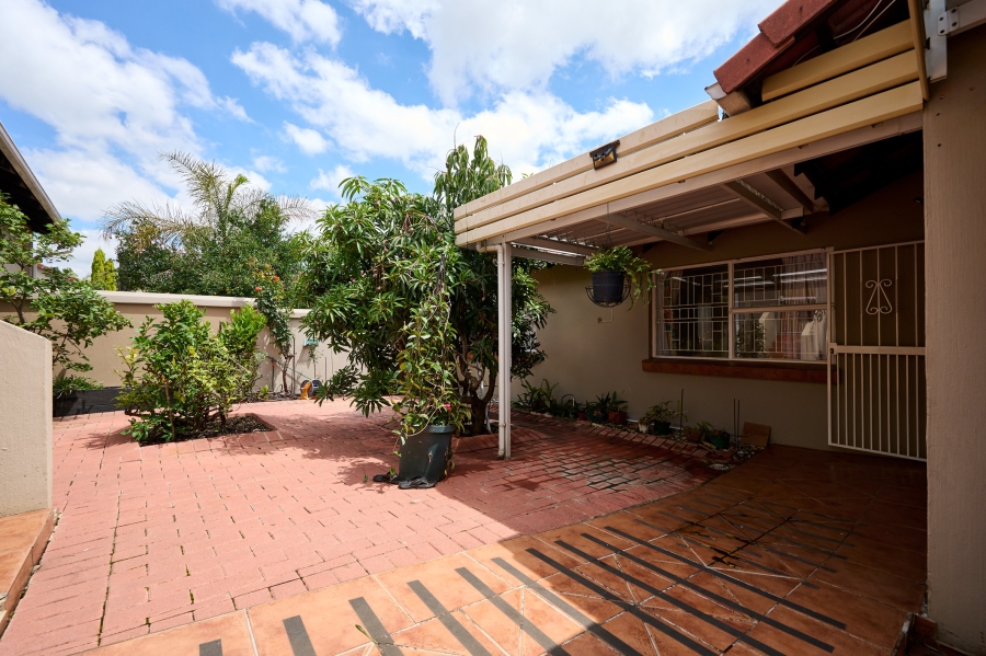 3 Bedroom Property for Sale in Halfway Gardens Gauteng