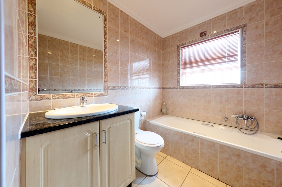 3 Bedroom Property for Sale in Halfway Gardens Gauteng