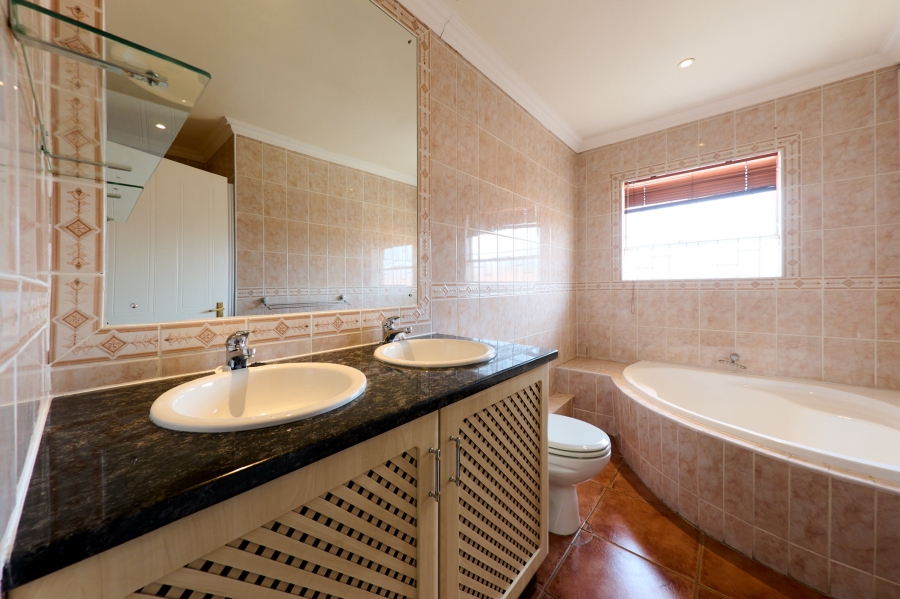 3 Bedroom Property for Sale in Halfway Gardens Gauteng