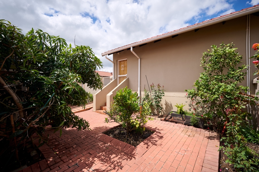 3 Bedroom Property for Sale in Halfway Gardens Gauteng